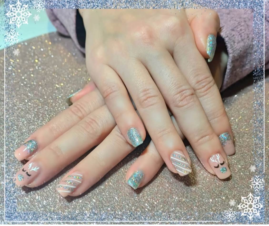 Nails with intricate gel art design
