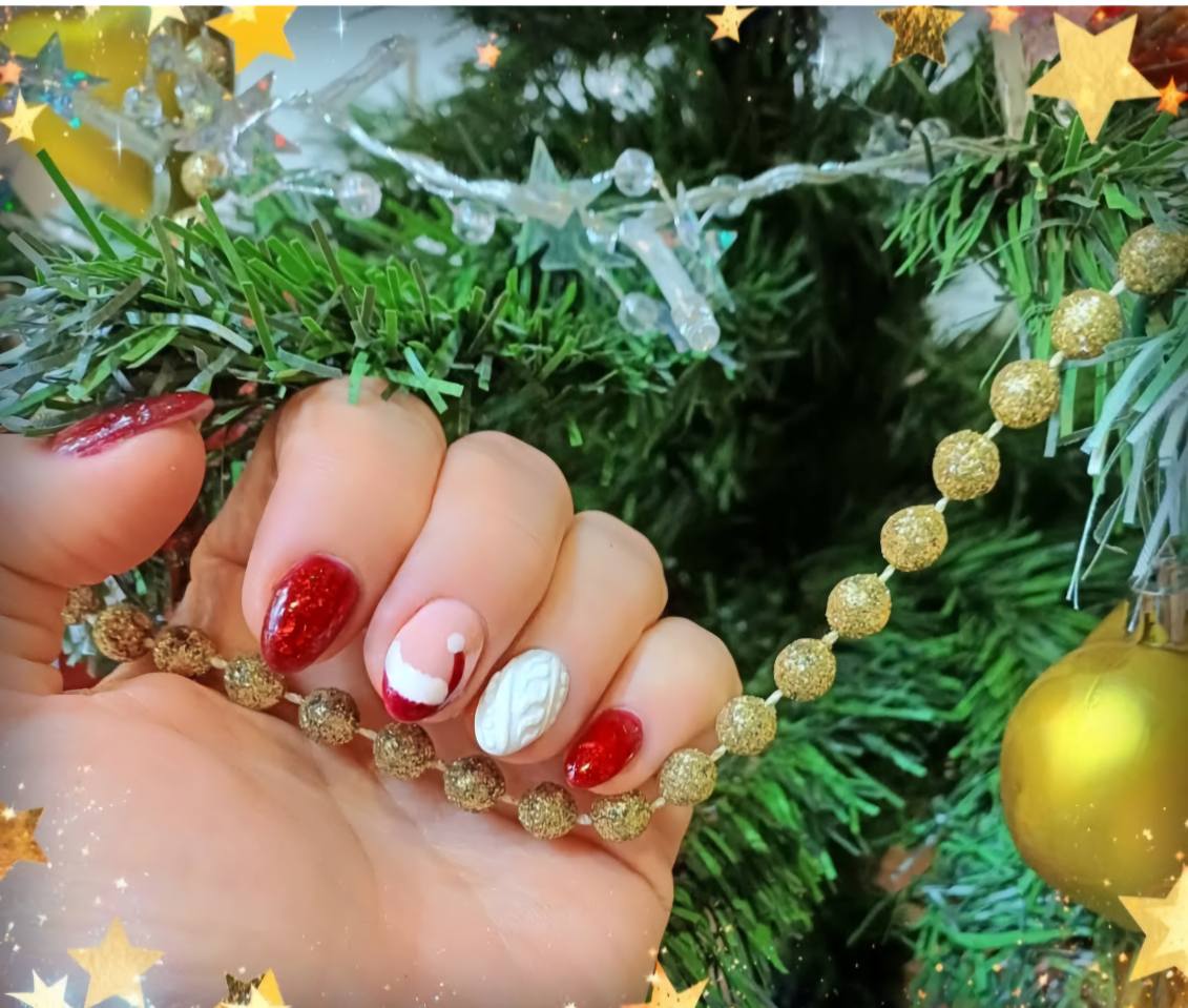 Nails with intricate gel art design